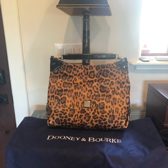 Dooney and Bourke Preowned Hobo Leather Handbag - Picture 1 of 8
